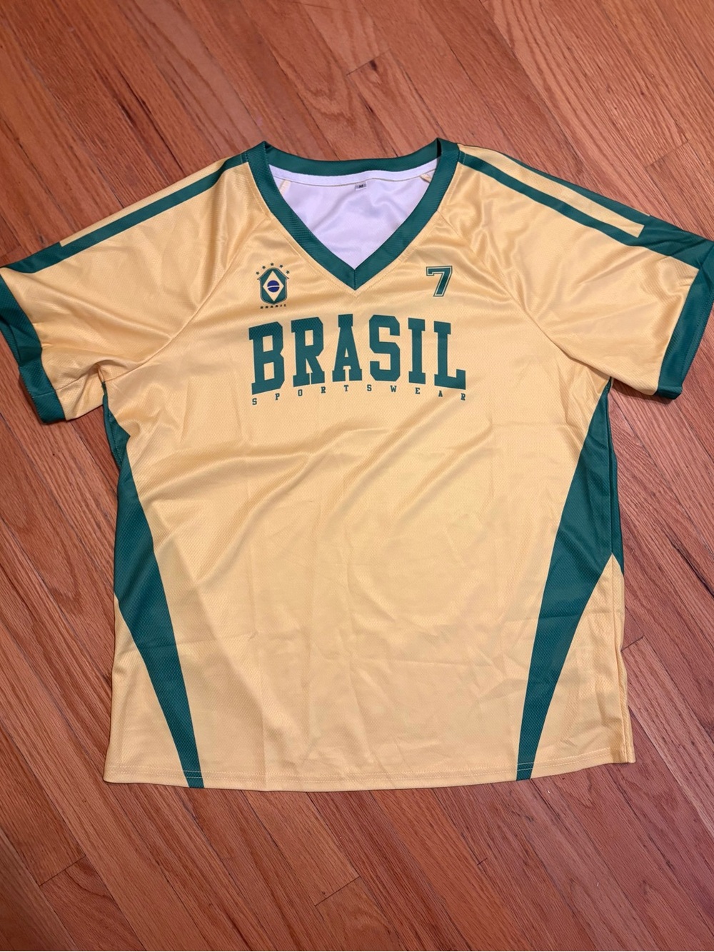 Brasil #7 Soccer Jersey Yellow Green Sportswear Football Shirt Size Medium